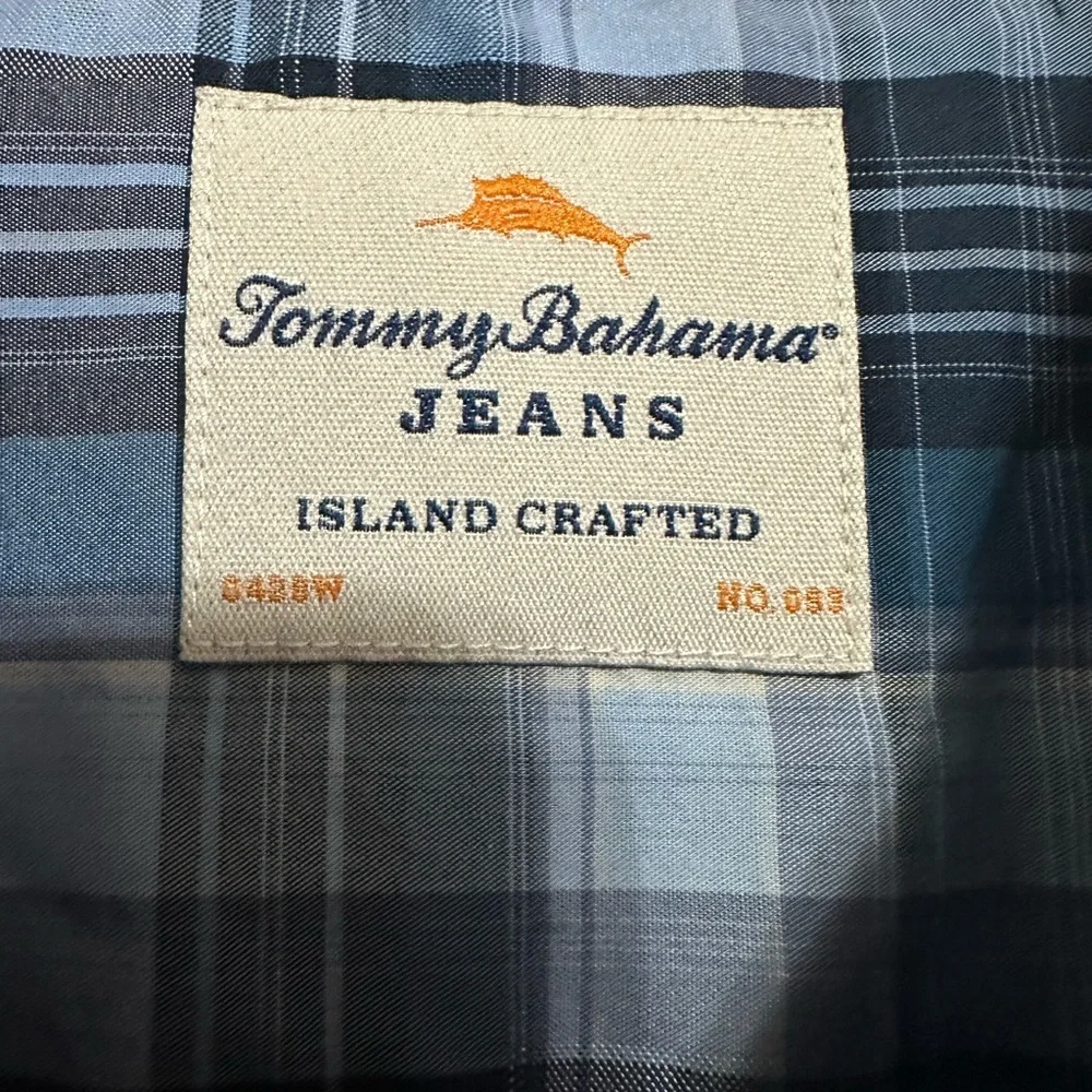 Tommy bahama button down shirt size L - Picture 3 of 6